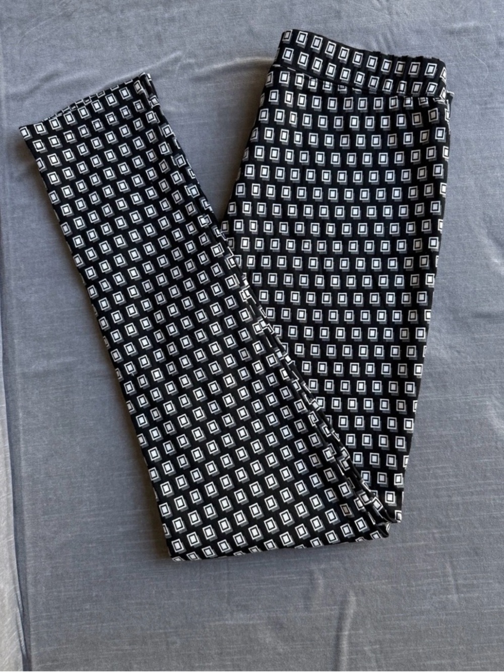 Banana Blue Black and White Geometric Print Pants size 4